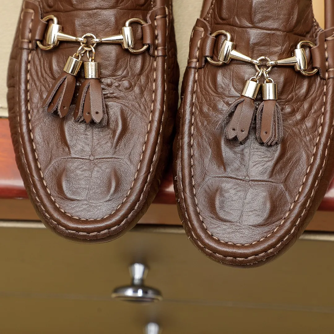 Men's shoes💰360💰🕷🕷️【 GUCCI 】Gucci's best-selling trendy men's casual slip-on shoes 🇨🇳Official website original 1:1 mold 💯Original quality, fine workmanship ☘Fashionable and versatile, perfect shape, comfortable on the feet 🍓Trendy men's recommended model, imported cowhide on the top layer 🎋High-quality pigskin lining, rubber wear-resistant and non-slip outsole, high-end atmosphere, worth owning 🍉Optional 38-44